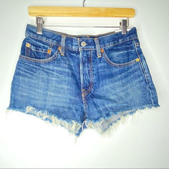 Levi 501 shorts 26 - Picture 1 of 7